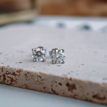 Aros Moissanita Dust Plata 1.0 quilate - Atesorame