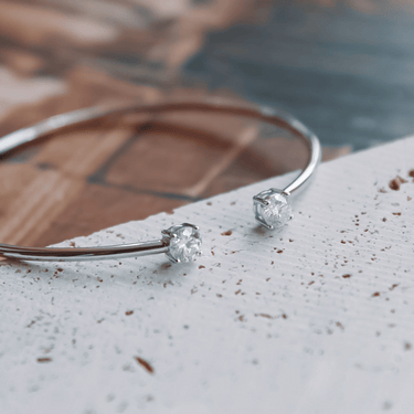 Esclava Moissanita Punto De Luz Silver - Atesorame