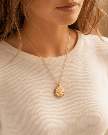 Collar Relicario Sun Gold - Atesorame
