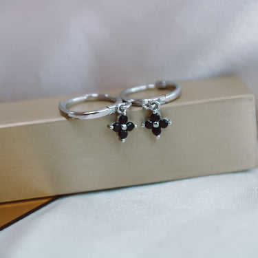 Argollas Flower Silver Black - Atesorame