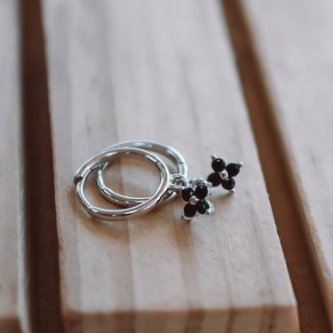 Argollas Flower Silver Black - Atesorame