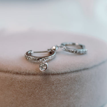 Argollas Moissanita Punto de Luz Silver - Atesorame