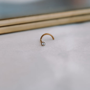 Piercing Nariz Titanio Shine Gold - Atesorame
