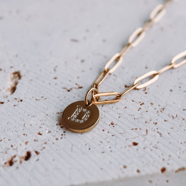 Collar Medalla Inicial Cadena Eslabones - Atesorame