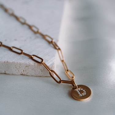 Collar Medalla Inicial Cadena Eslabones - Atesorame