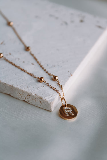 Collar Medalla Inicial Cadena Dots - Atesorame