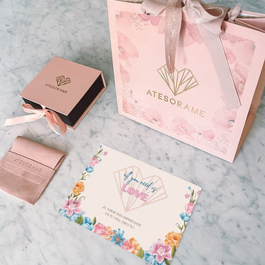 Packaging + All you need is love - Atesorame